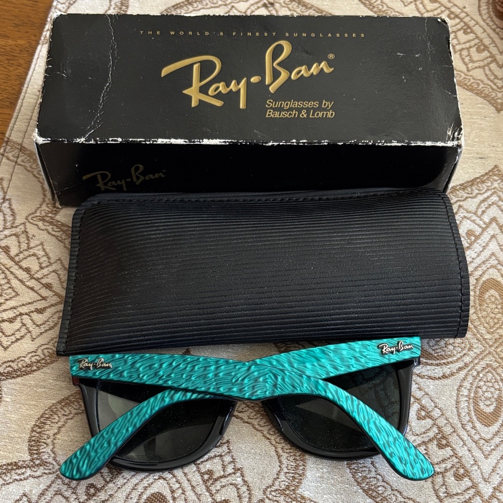 Ray-Ban Wayfarer Street Neat Sunglasses- New with box and case - Picture 3 of 9
